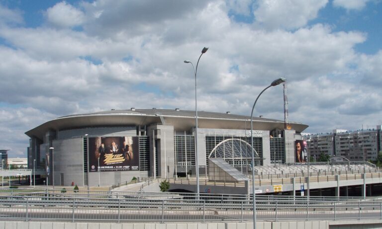 Άρχισαν οι εργασίες στο στάδιο Αρένα, που θα διεξαχθεί το Παγκόσμιο Πρωτάθλημα κλειστού στο Βελιγράδι. Θα χρησιμοποιηθούν 220 τόνοι χάλυβα!