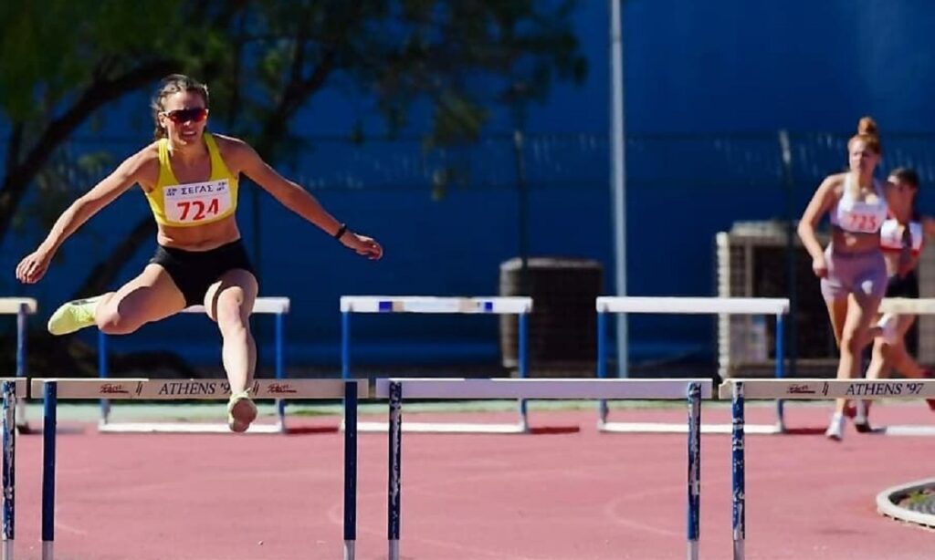 Η Ελπίδα Τόκα έζησε μια μοναδική εμπειρία. Η Ελληνίδα αθλήτρια είχε πρόσκληση και αγωνίστηκε στα 400μ. εμπόδια στον κλειστό στη Μιραμάς.