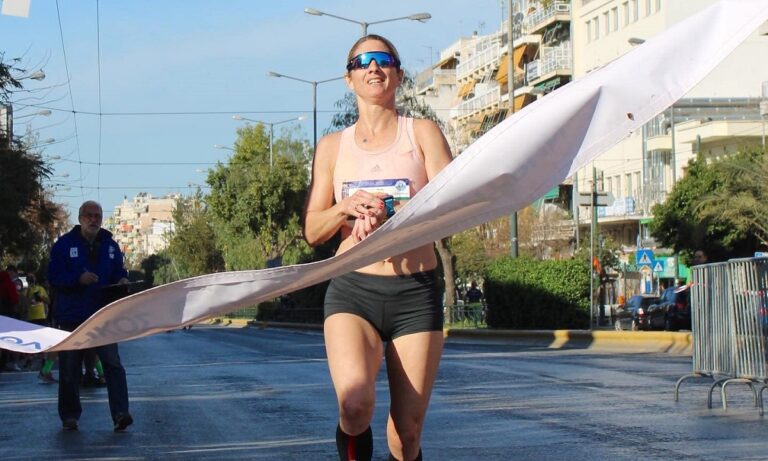 Η Ντενίζ Δημάκη ήταν νικήτρια στα 10χλμ. γυναικών και στους άνδρες ο Παναγιώτης Δημόπουλος στο 10ο Kallithea Run που έγινε την Κυριακή.