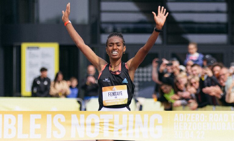 Η Φενταγιέ Μπεάγιεχ κέρδισε τα 10χλμ. στο Χέρτσογκεναουραχ σε 30.25. Έγινε η ταχύτερη αθλήτρια της Αιθιοπίας όλων των εποχών. 3η στον κόσμο.