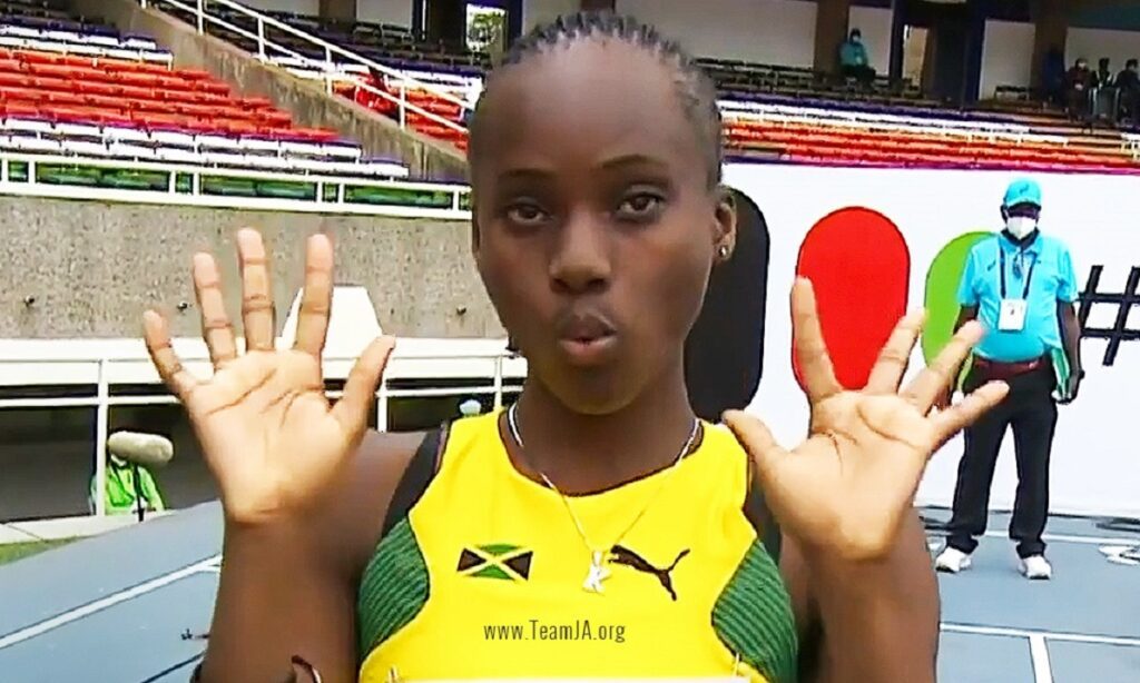 Η Κέρικα Χιλ ήταν η πρωταγωνίστρια του σχολικού πρωταθλήματος στην Τζαμάικα. Έτρεξε τα 100μ. εμπόδια σε 12.71 σημειώνοντας παγκόσμιο ρεκόρ.