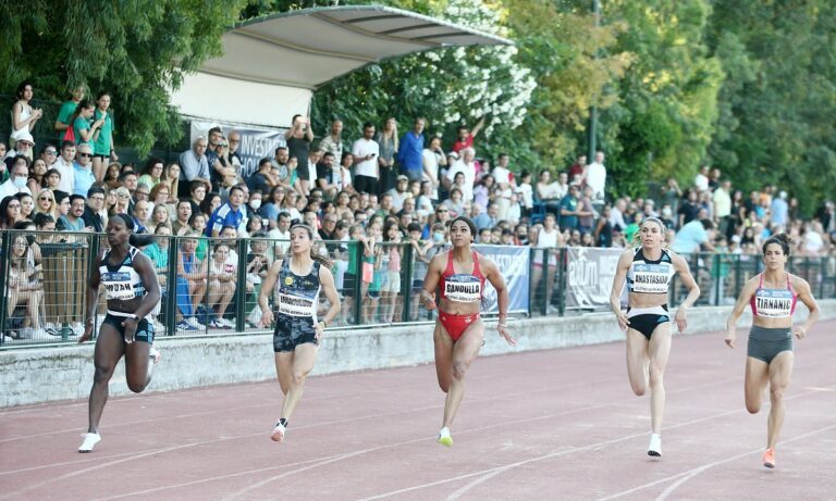 Η Πολυνίκη Εμμανουηλίδου ήταν η νικήτρια στα 100μ. με 11.68 στο πρωτάθλημα στη Θεσσαλονίκη και κατέκτησε τον πρώτο της πανελλήνιο τίτλο.