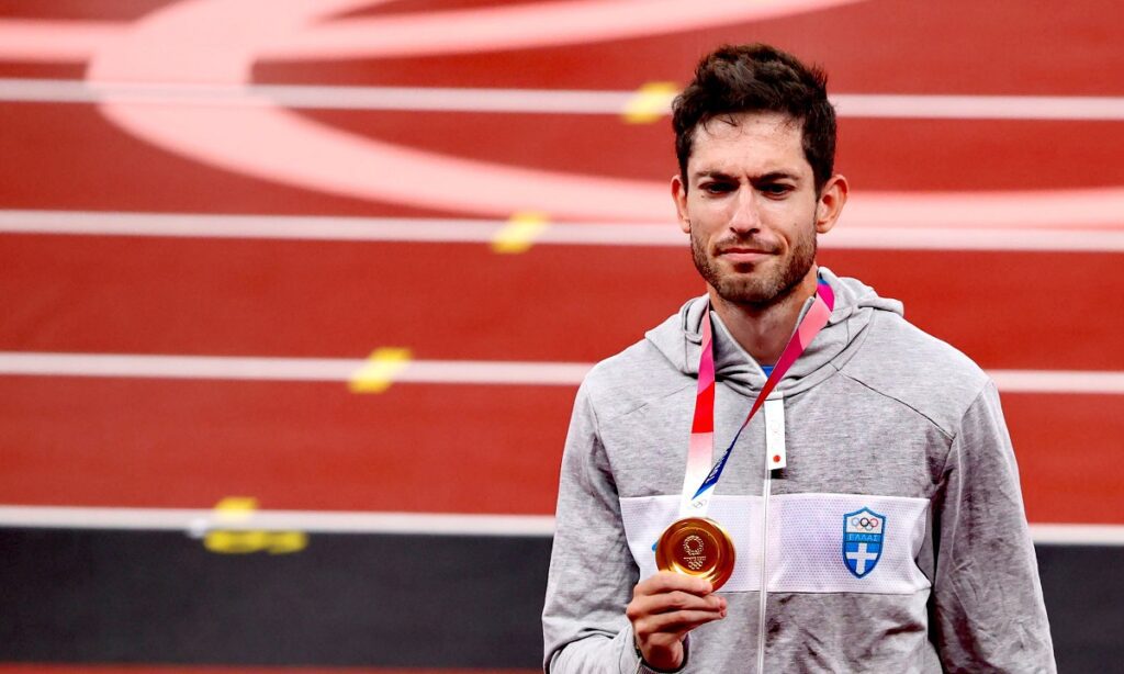 Ο Μίλτος Τεντόγλου με το ασημένιο μετάλλιο στο μήκος χάρισε στην Ελλάδα το 7ο ασημένιο σε Παγκόσμια Πρωταθλήματα και το 23ο στο σύνολο.
