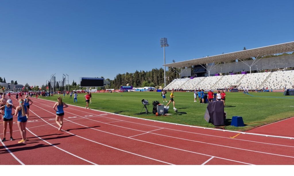 Το Ευρωπαϊκό Πρωτάθλημα Κ18 ξεκίνησε τη Δευτέρα στην Ιερουσαλήμ με τα αγωνίσματα της πρώτης ημέρας. Μετέχουν 25 Έλληνες αθλητές- αθλήτριες.