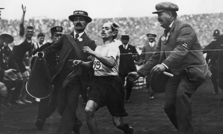 Στις 24 Ιουλίου του 1908, στη διάρκεια των Ολυμπιακών Αγώνων στο Λονδίνο, έμελλε να διεξαχθεί ο πιο δραματικός μαραθώνιος στην ιστορία.