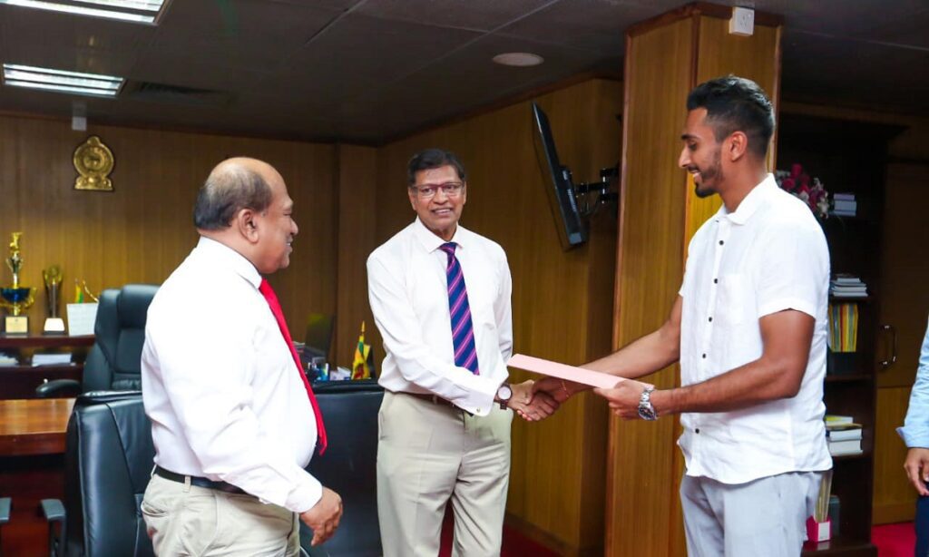 Με ένα μεγάλο χρηματικό ποσό επιχορηγήθηκε ο Γιουπούν Αμπέικοον από την Εθνική κρίκετ στη Σρι Λάνκα για τους Ολυμπιακούς Αγώνες του 2024.