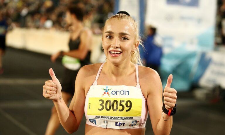 Η Κατερίνα Κουτλή εντυπωσίασε τη φετινή σεζόν, κάνοντας το «νταμπλ» στο Πανελλήνιο Πρωτάθλημα στη Θεσσαλονίκη κερδίζοντας τα 800 και 1.500μ.