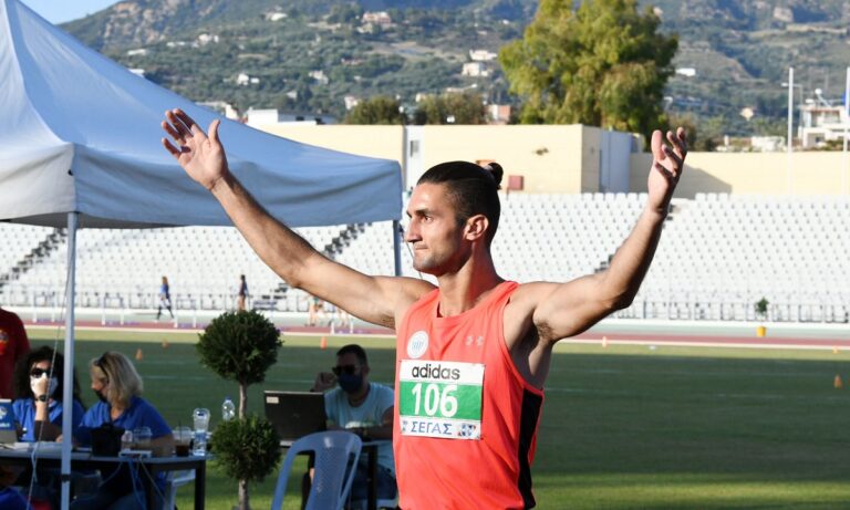Ο Κώστας Νάκος αποτελεί την σταθερή αξία στα 400μ. εμπόδια στην Ελλάδα. Φέτος κατέκτησε το 7ο σερί χρυσό μετάλλιο στο Πανελλήνιο Πρωτάθλημα.
