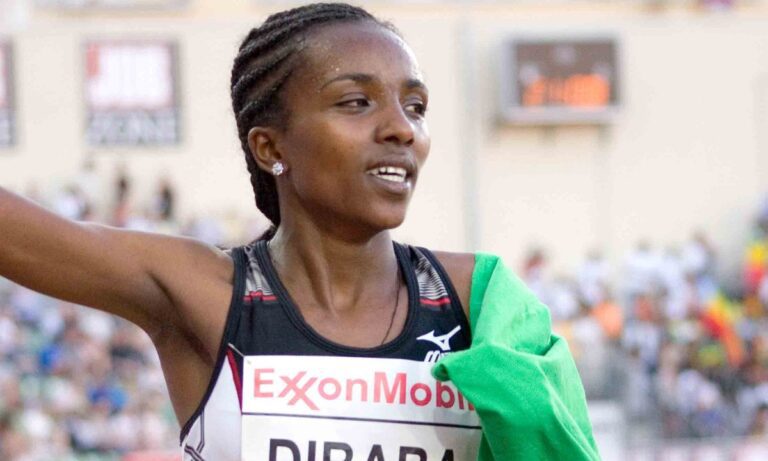 Μία από τις σπουδαιότερες αθλήτριες των αποστάσεων, η Τιρουνές Ντιμπάμπα επιστρέφει μετά από 4 χρόνια στην ενεργό δράση, στον ημιμαραθώνιο.