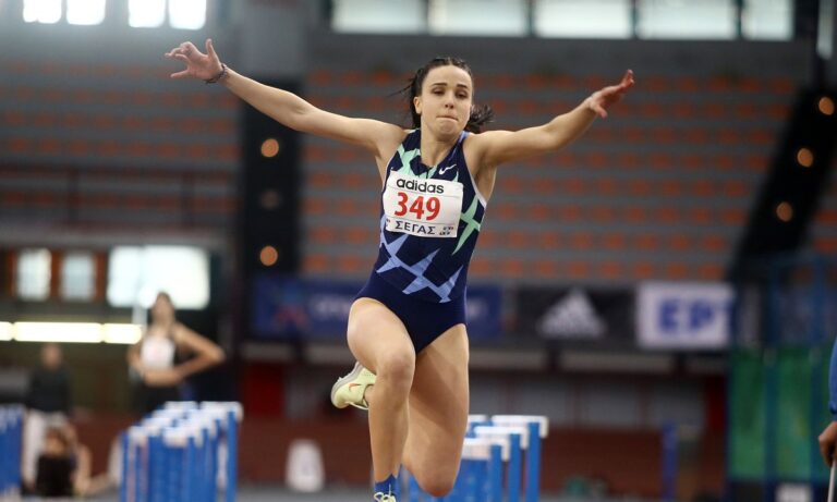 Η Σπυριδούλα Καρύδη ήταν η νικήτρια στο τριπλούν, όπως και πέρσι, στο 37ο Πανελλήνιο Πρωτάθλημα κλειστού στο ΣΕΦ με άλμα στα 13,42 μέτρα.