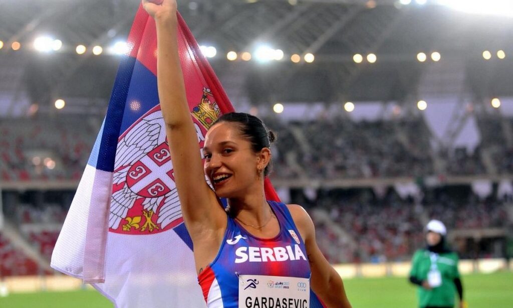 Piraeus Street Long Jump: Τρίτη επίδοση στην Ευρώπη από την Γκαρντάσεβιτς!